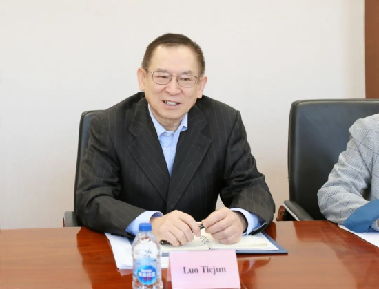 中国钢铁工业协会副会长骆铁军与淡水河谷举行会谈